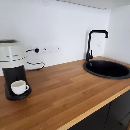 Appartement T2 Cosy, Tres Calme, Terrasse, Petit Jardin Et Parking Tours