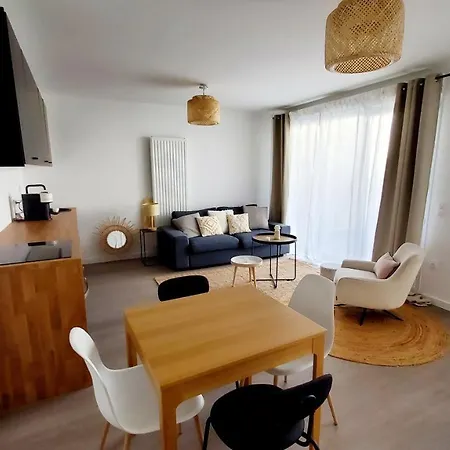 Appartement T2 Cosy, Tres Calme, Terrasse, Petit Jardin Et Parking